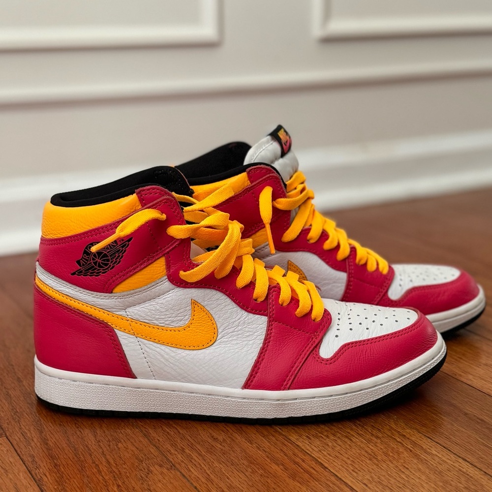 Authentic AirJordan Retro High OG ‘Light Fusion Red’ Nike 2021 - Men’s Size 8.5